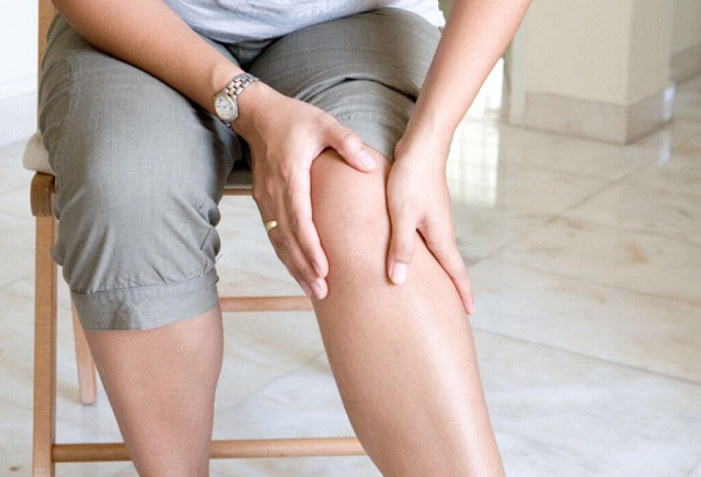 Cơ bắp chân bị yếu dần khi mắc bệnh gai cột sống thắt lưng