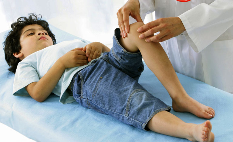 Đau khớp gối ở trẻ em do bệnh lý xương khớp