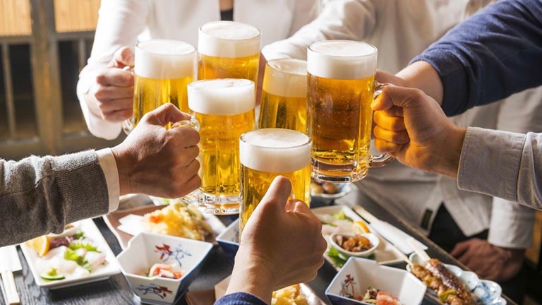 Rượu, bia, chất kích thích có hại cho hệ xương khớp