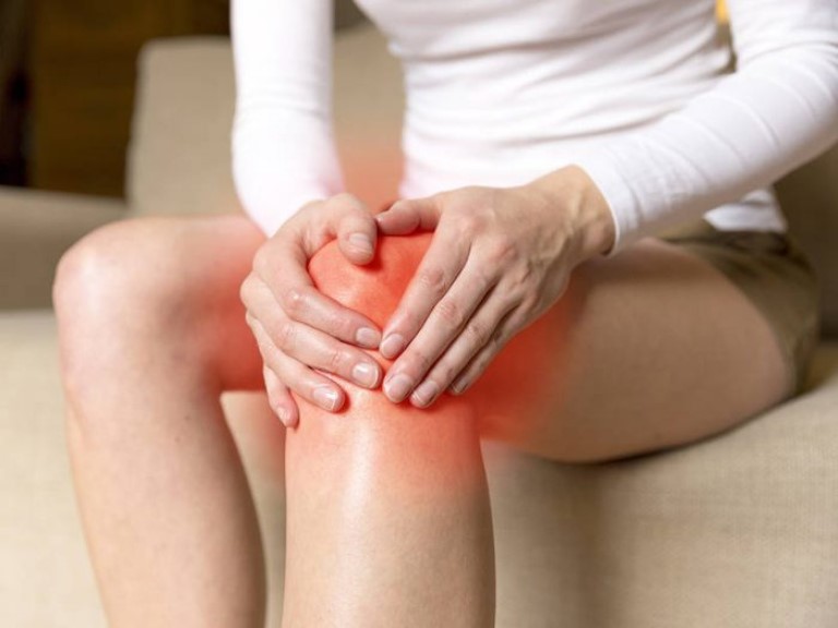 Viêm đau khớp gối là bệnh lý xảy ra khá phổ biến và có thể gặp ở bất kỳ đối tượng nào