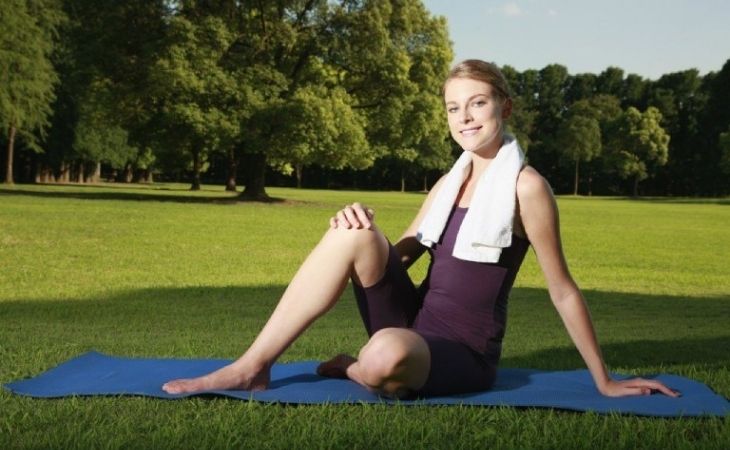 Các bài tập yoga cho người thoái hóa khớp gối có tác dụng xoa dịu cơn đau và tăng độ dẻo dai của xương khớp